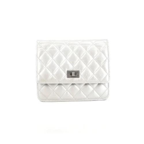 Pre-owned Leather crossbody-bags Chanel Vintage , White , Dames