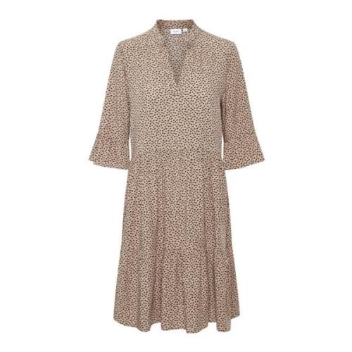 Flatteuze Edasz Jurk met ¾ Mouwen en V-Hals Saint Tropez , Beige , Dam...