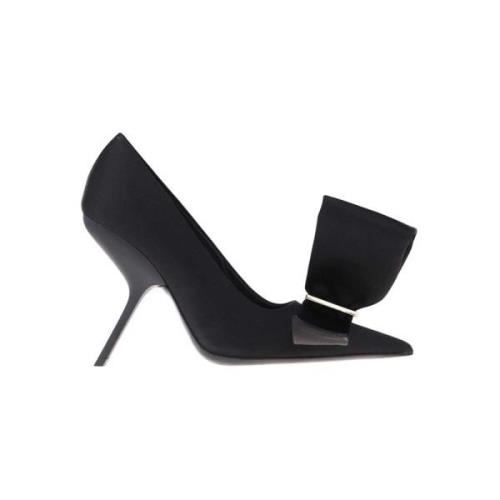 Strik Puntige Neus Pumps Gebeeldhouwde Hak Salvatore Ferragamo , Black...