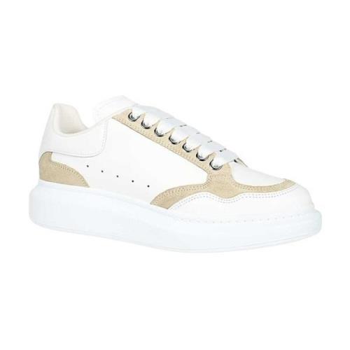 Chunky Sole Leren Sneakers met Suède Inzetstukken Alexander McQueen , ...