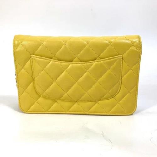 Pre-owned Leather chanel-bags Chanel Vintage , Yellow , Dames