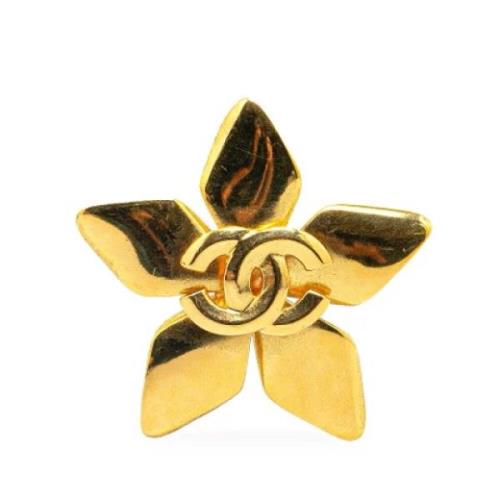 Pre-owned Metal brooches Chanel Vintage , Yellow , Dames