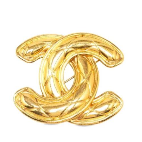 Pre-owned Metal brooches Chanel Vintage , Yellow , Dames