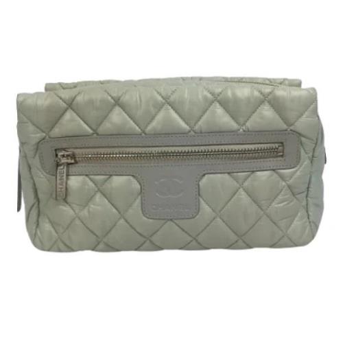 Pre-owned Fabric clutches Chanel Vintage , Green , Dames