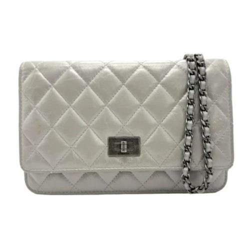 Pre-owned Leather clutches Chanel Vintage , Gray , Dames