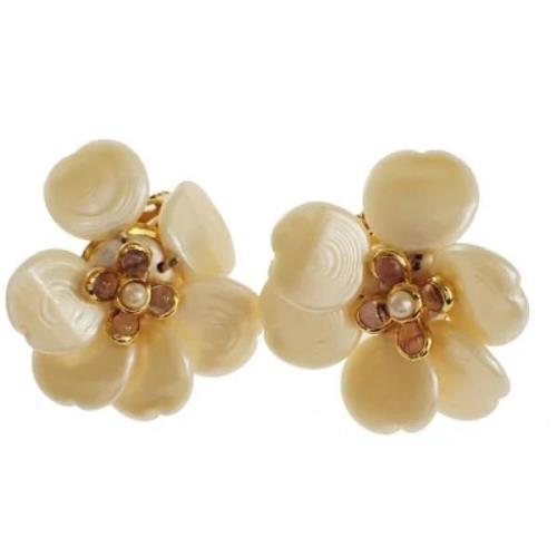 Pre-owned Metal earrings Chanel Vintage , Yellow , Dames