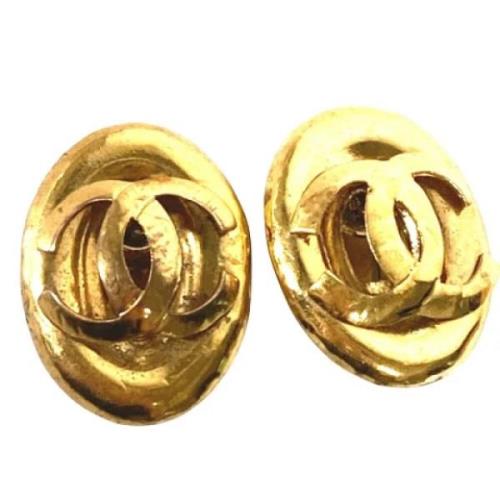 Pre-owned Metal earrings Chanel Vintage , Yellow , Dames