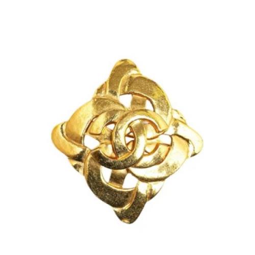 Pre-owned Metal brooches Chanel Vintage , Yellow , Dames