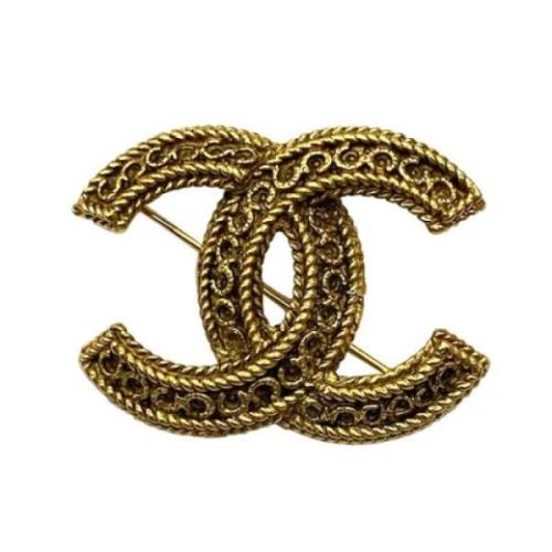 Pre-owned Metal brooches Chanel Vintage , Yellow , Dames