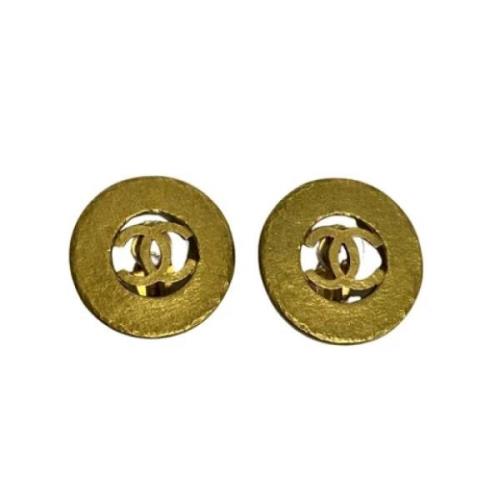 Pre-owned Metal earrings Chanel Vintage , Yellow , Dames