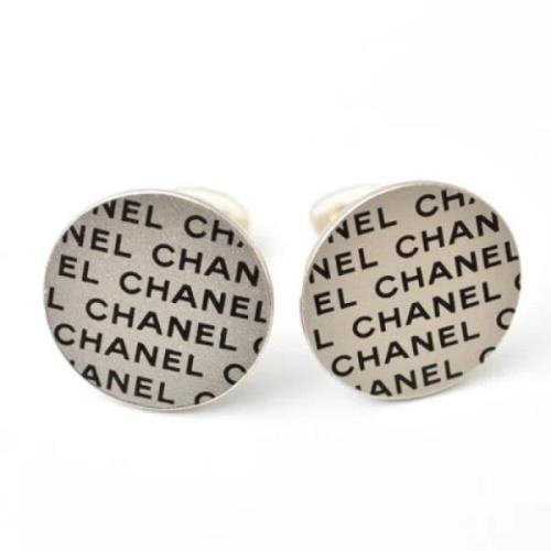 Pre-owned Metal earrings Chanel Vintage , Gray , Dames