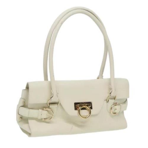 Pre-owned Leather shoulder-bags Salvatore Ferragamo Pre-owned , White ...