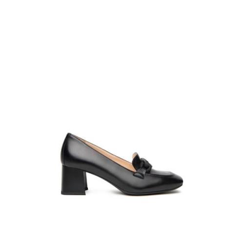 Leren loafers met ketting accessoire Nerogiardini , Black , Dames