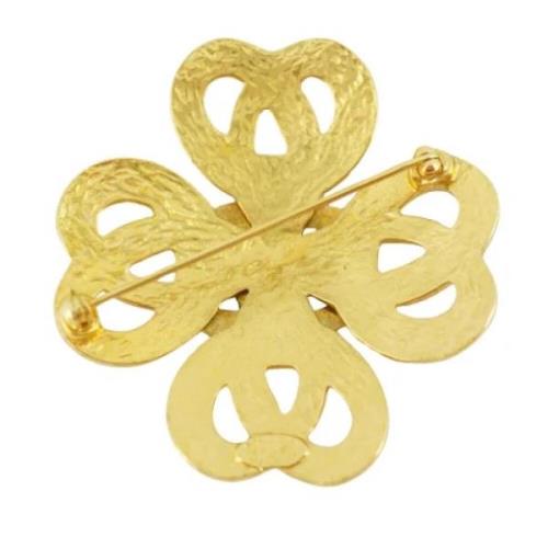 Pre-owned Metal brooches Chanel Vintage , Yellow , Dames