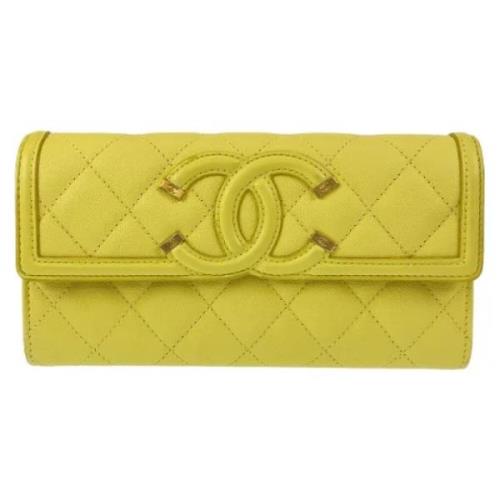 Pre-owned Leather wallets Chanel Vintage , Yellow , Dames