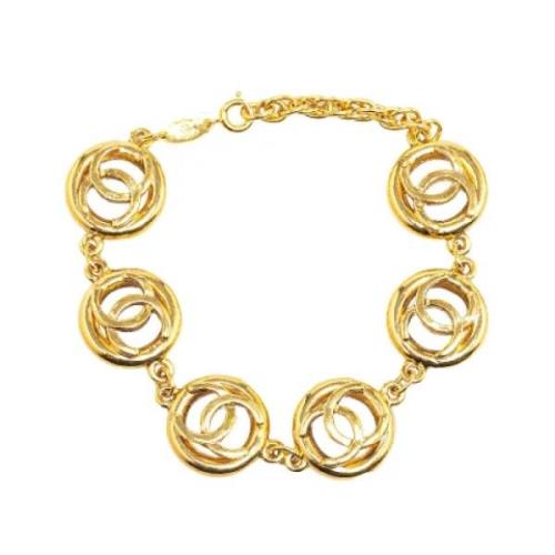 Pre-owned Metal bracelets Chanel Vintage , Yellow , Dames