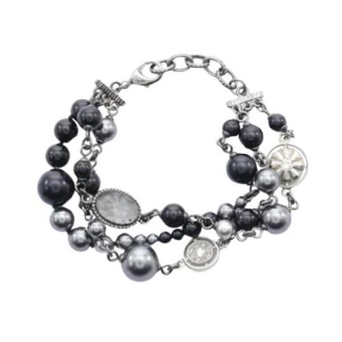 Pre-owned Metal bracelets Chanel Vintage , Gray , Dames