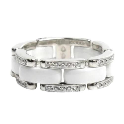 Pre-owned White Gold rings Chanel Vintage , Gray , Unisex