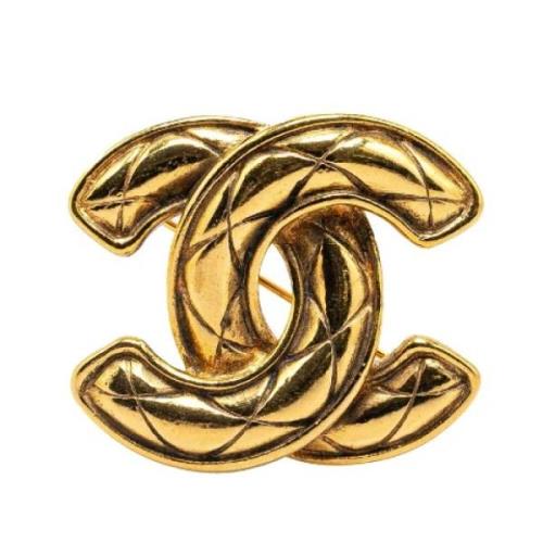 Pre-owned Metal brooches Chanel Vintage , Yellow , Dames