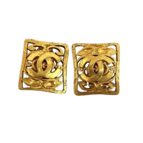 Pre-owned Metal earrings Chanel Vintage , Yellow , Dames