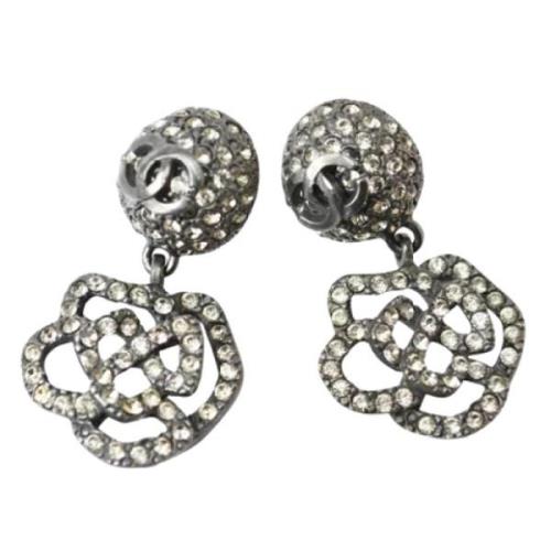 Pre-owned Metal earrings Chanel Vintage , Gray , Dames