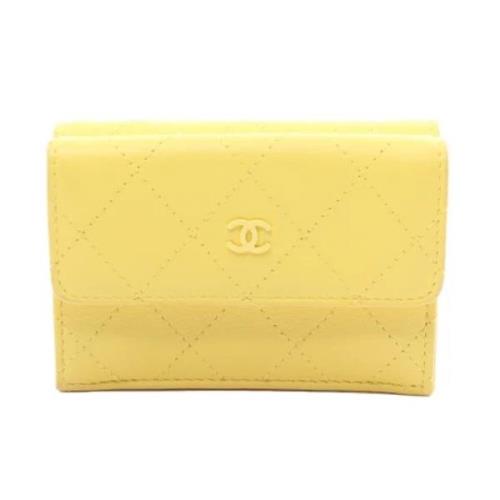 Pre-owned Leather wallets Chanel Vintage , Yellow , Dames