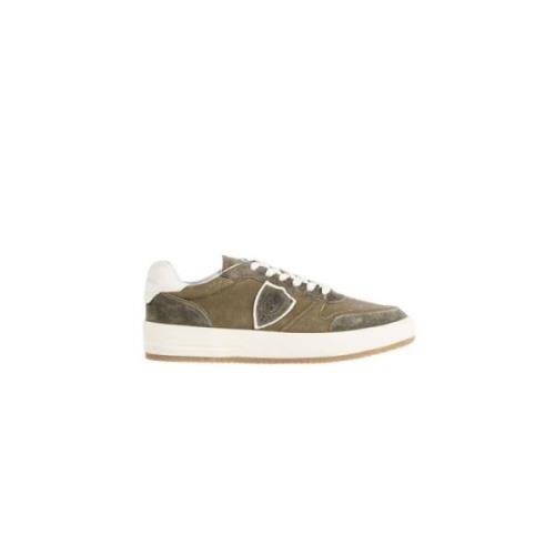 Khaki Groene Sneakers met Geperforeerde Neus Philippe Model , Brown , ...