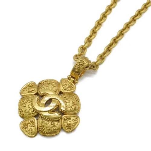 Pre-owned Metal chanel-jewelry Chanel Vintage , Yellow , Dames