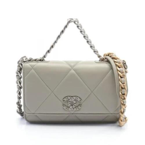 Pre-owned Leather chanel-bags Chanel Vintage , Gray , Dames