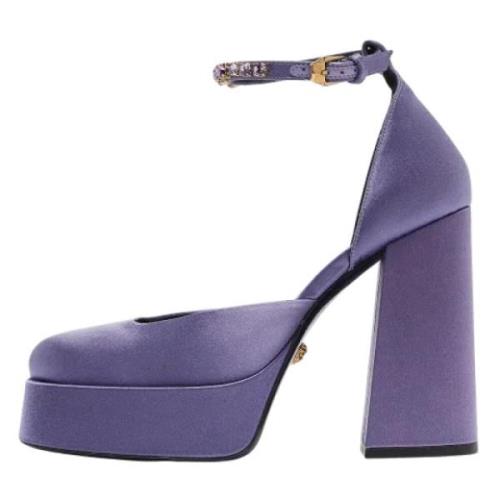 Pre-owned Satin heels Versace Pre-owned , Purple , Dames