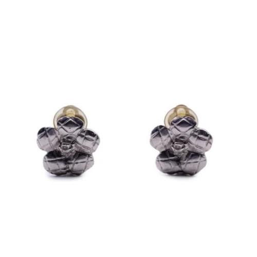 Pre-owned Metal earrings Chanel Vintage , Gray , Dames