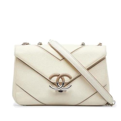 Pre-owned Leather shoulder-bags Chanel Vintage , White , Dames