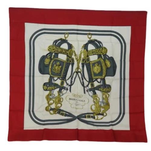 Pre-owned Silk scarves Hermès Vintage , Pink , Dames