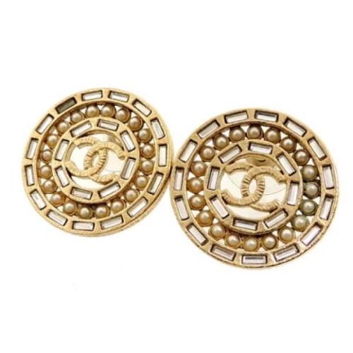 Pre-owned Metal earrings Chanel Vintage , Yellow , Dames