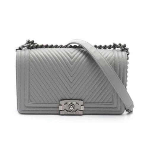 Pre-owned Leather shoulder-bags Chanel Vintage , Gray , Dames