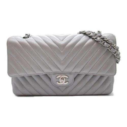 Pre-owned Fabric shoulder-bags Chanel Vintage , Gray , Dames