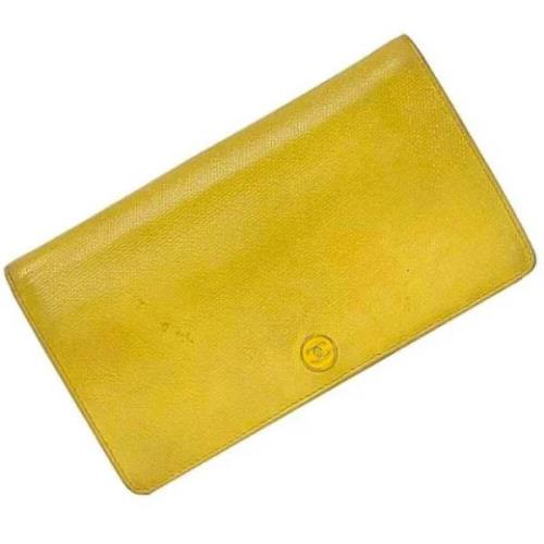 Pre-owned Leather wallets Chanel Vintage , Yellow , Dames