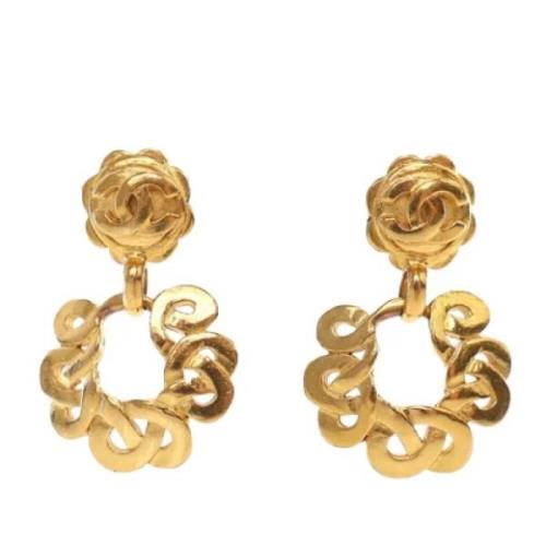 Pre-owned Metal earrings Chanel Vintage , Yellow , Dames