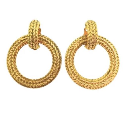 Pre-owned Metal earrings Chanel Vintage , Yellow , Dames