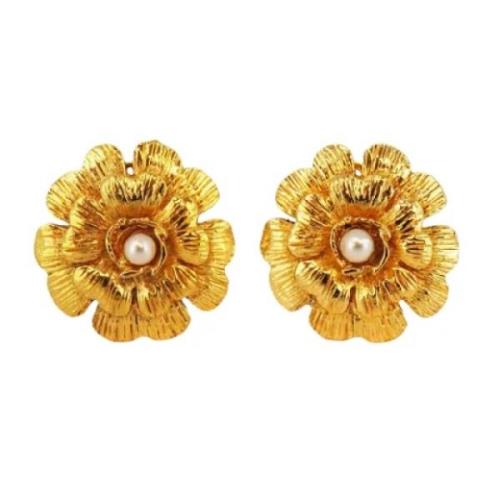 Pre-owned Metal earrings Chanel Vintage , Yellow , Dames