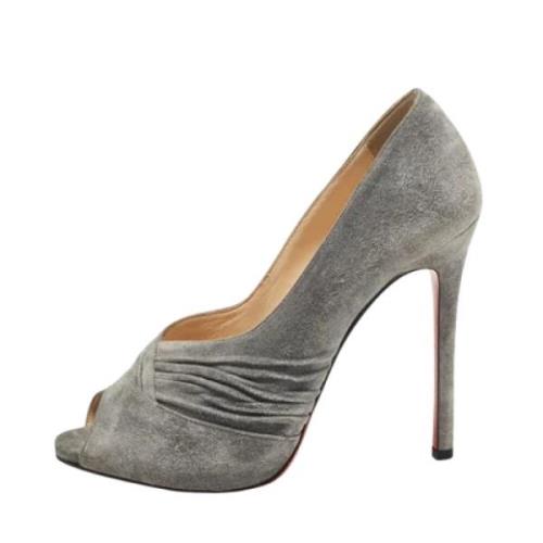 Pre-owned Suede heels Christian Louboutin Pre-owned , Gray , Dames