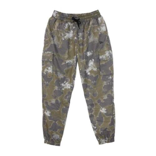 Outdoor Utility Aop Track Pant Olijf New Era , Multicolor , Heren