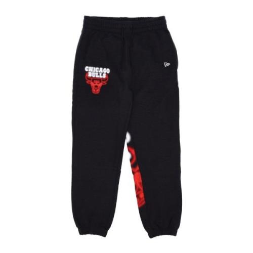 Chicago Bulls Logo Sweatpants Jogger Zwart/Rood New Era , Black , Here...