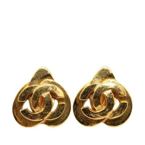 Pre-owned Metal earrings Chanel Vintage , Yellow , Dames