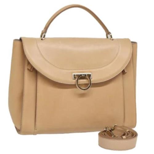 Pre-owned Leather handbags Salvatore Ferragamo Pre-owned , Beige , Dam...