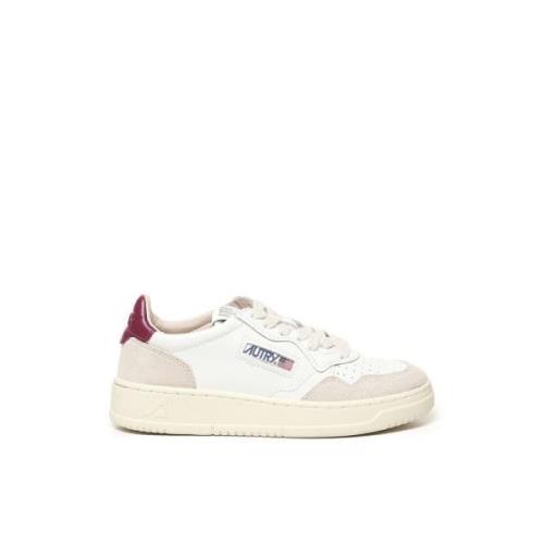 Witte Beige Sneakers Geperforeerde Neus Autry , White , Dames