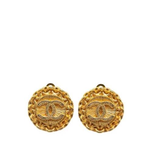 Pre-owned Metal earrings Chanel Vintage , Yellow , Dames