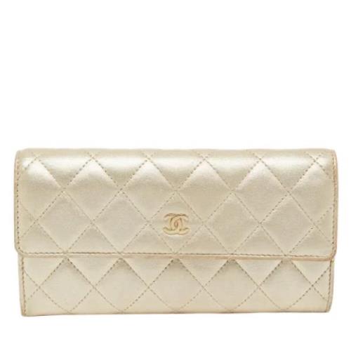 Pre-owned Leather wallets Chanel Vintage , Yellow , Dames