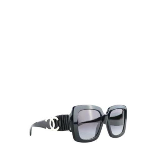 Pre-owned Leather sunglasses Chanel Vintage , Black , Dames