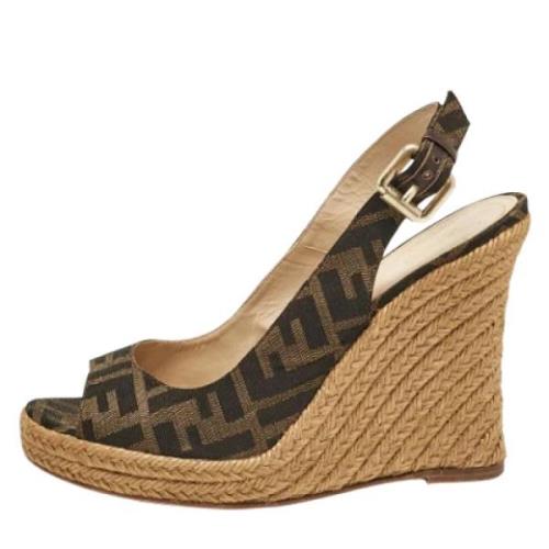 Pre-owned Fabric sandals Fendi Vintage , Brown , Dames